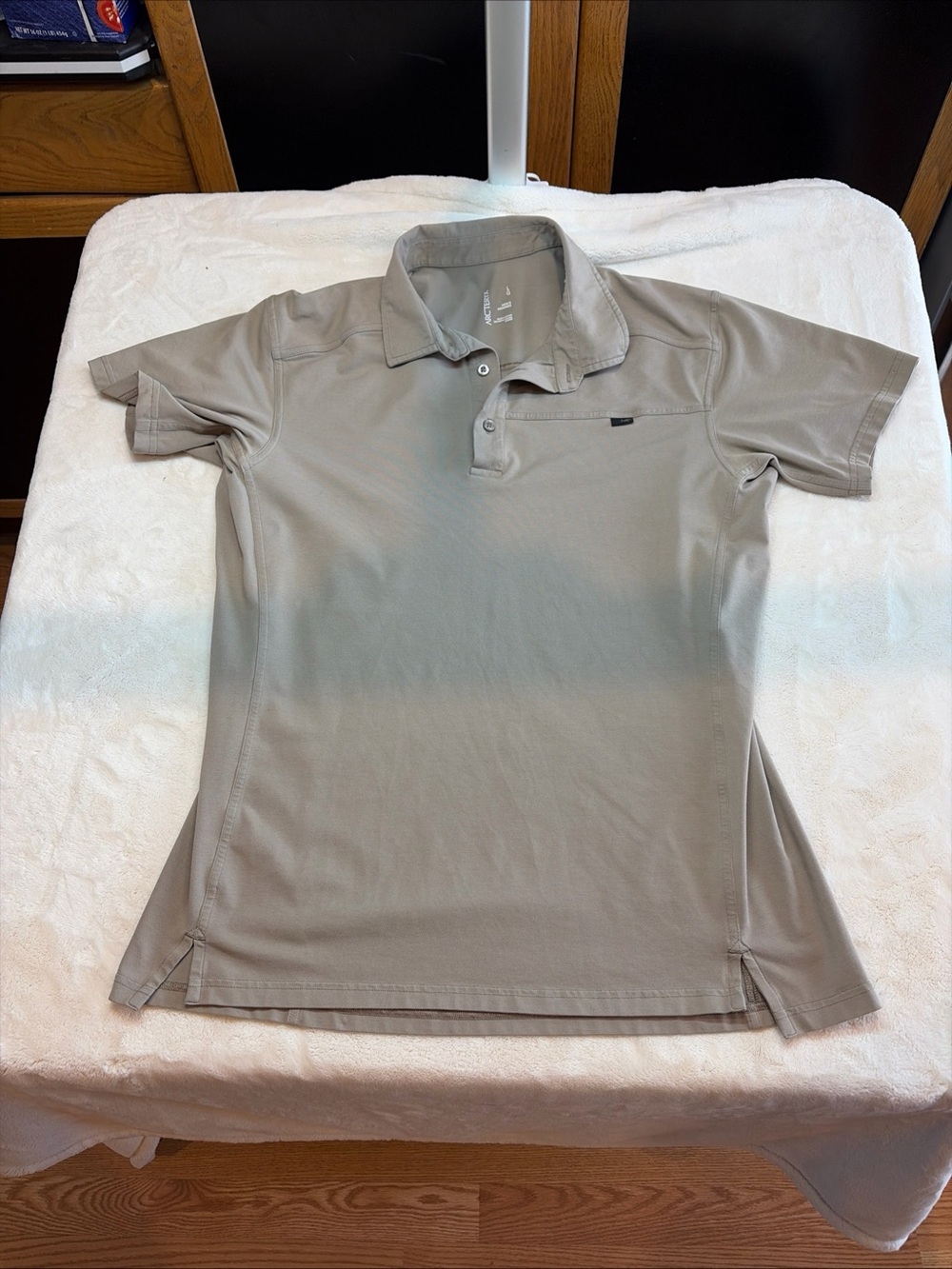Arcteryx Mens L Captive Polo Shirt Short Sleeve Tan/Baige